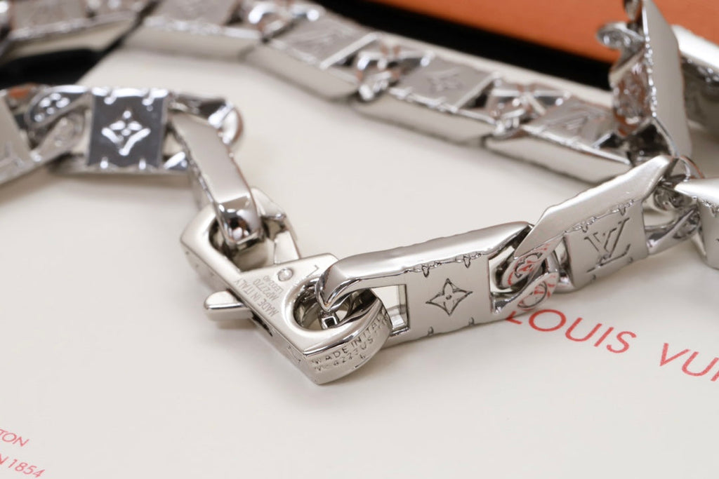 18K Louis Vuitton Monogram Tied Up Bracelet