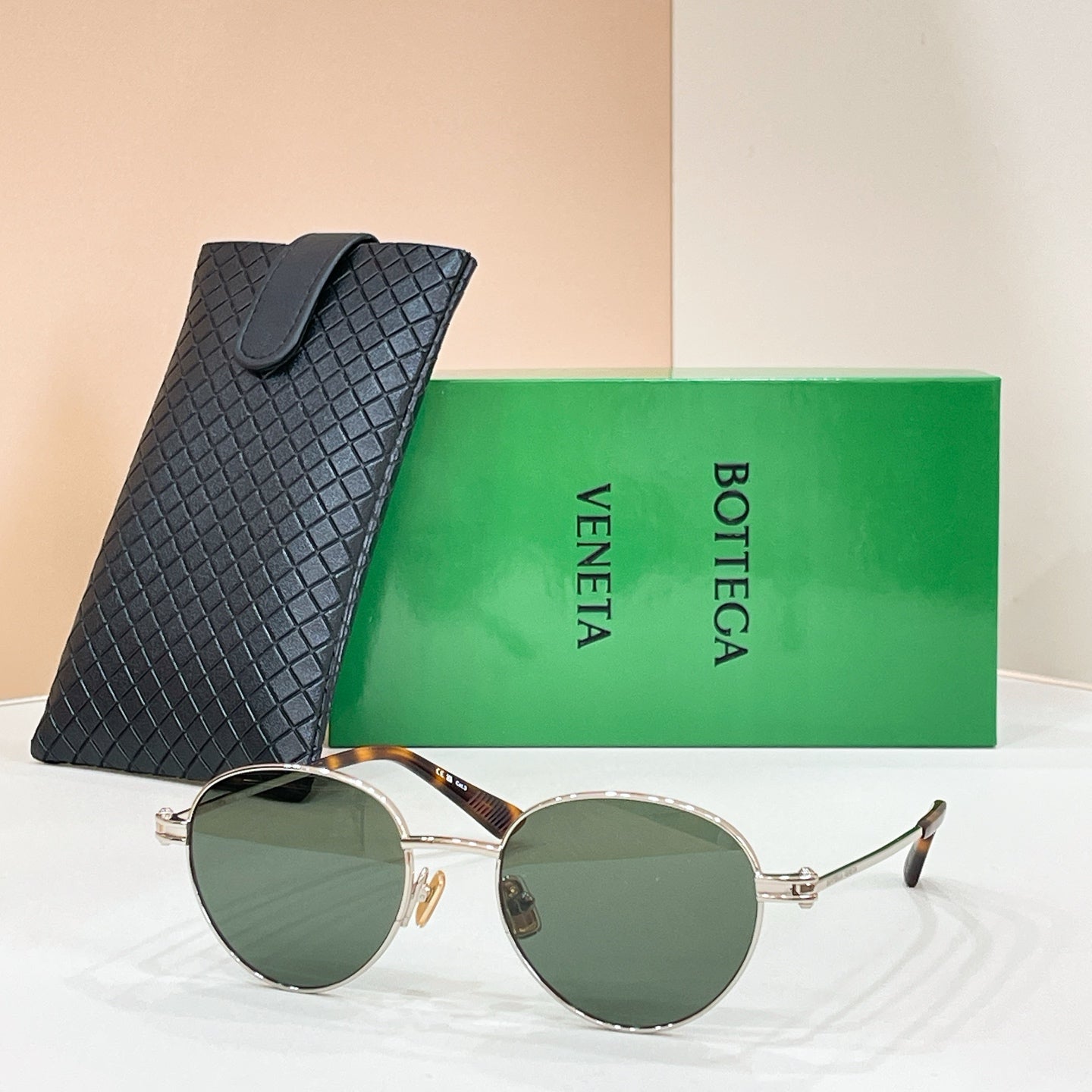 BOTTEGA VENETA Sunglasses BV1382S
